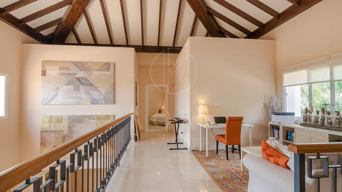 Andalusian luxury villa in El Paraiso Alto