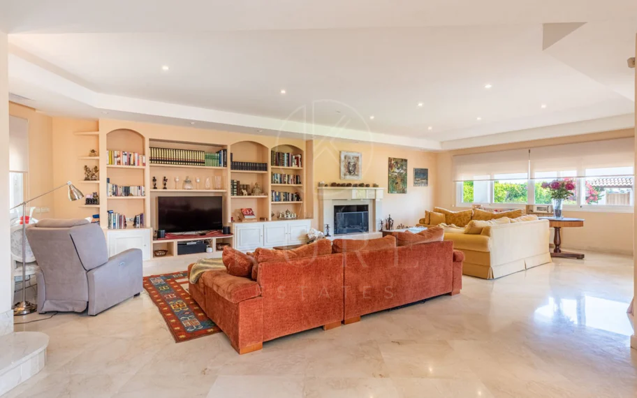 Andalusian luxury villa in El Paraiso Alto