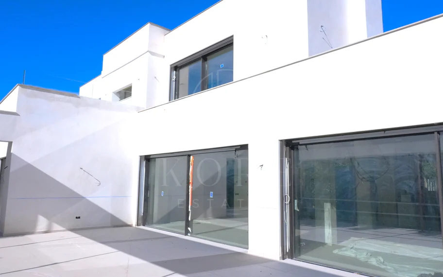 Villa Maya - a magnificent four bedroom modern villa, under construction in Guadalmina Baja