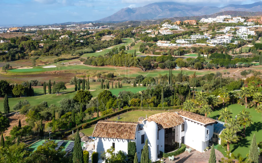 Luxury Villa in Los Flamingos, Benahavis – Exclusive 8-Bedroom Residence with Sea Views