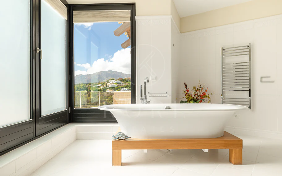 Luxury Villa in Los Flamingos, Benahavis – Exclusive 8-Bedroom Residence with Sea Views