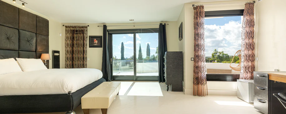 Luxury Villa in Los Flamingos, Benahavis – Exclusive 8-Bedroom Residence with Sea Views