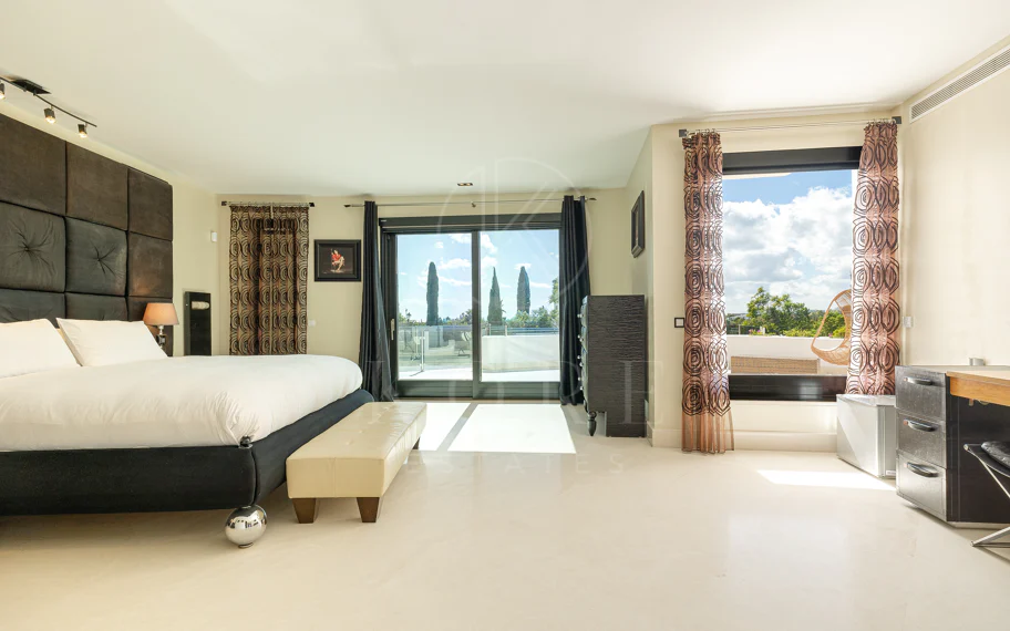 Luxury Villa in Los Flamingos, Benahavis – Exclusive 8-Bedroom Residence with Sea Views