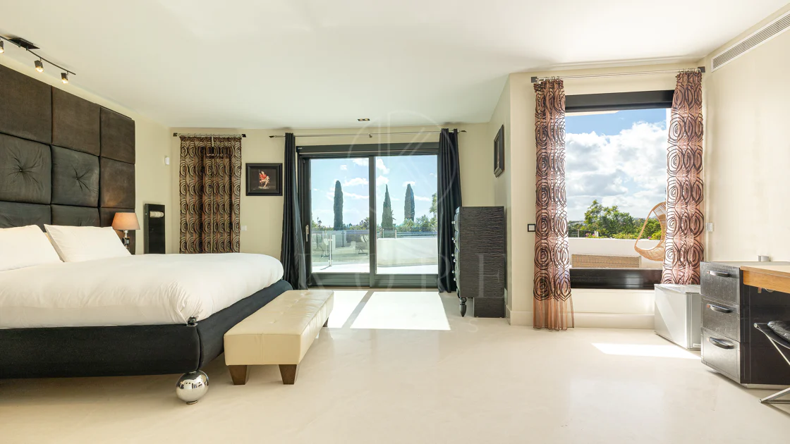 Luxury Villa in Los Flamingos, Benahavis – Exclusive 8-Bedroom Residence with Sea Views