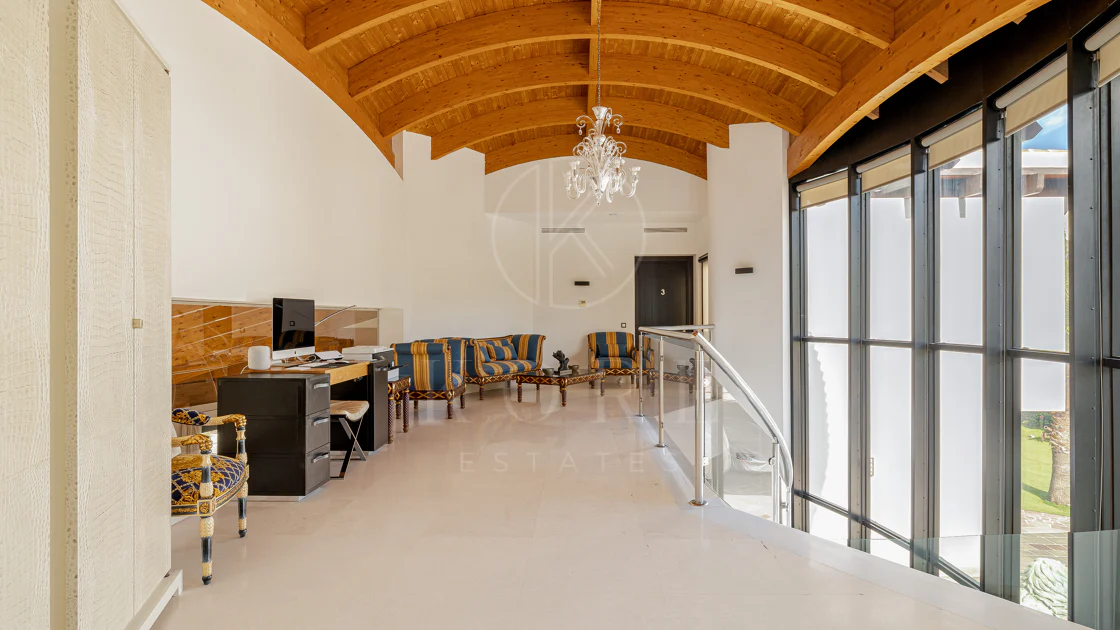 Luxury Villa in Los Flamingos, Benahavis – Exclusive 8-Bedroom Residence with Sea Views