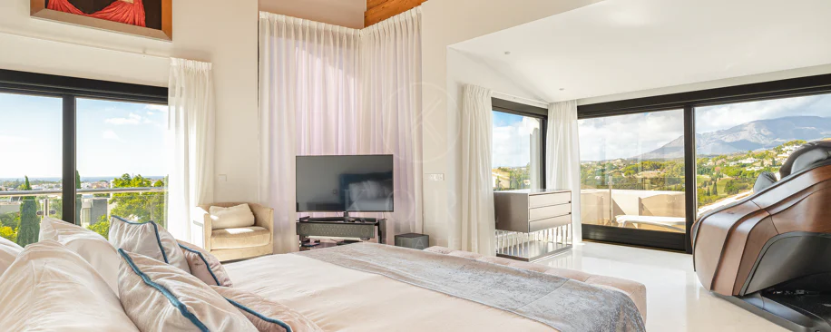 Luxury Villa in Los Flamingos, Benahavis – Exclusive 8-Bedroom Residence with Sea Views
