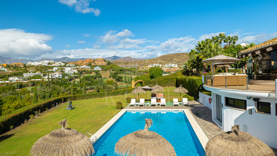 Luxury Villa in Los Flamingos, Benahavis – Exclusive 8-Bedroom Residence with Sea Views