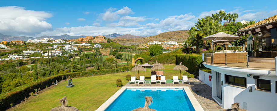 Luxury Villa in Los Flamingos, Benahavis – Exclusive 8-Bedroom Residence with Sea Views