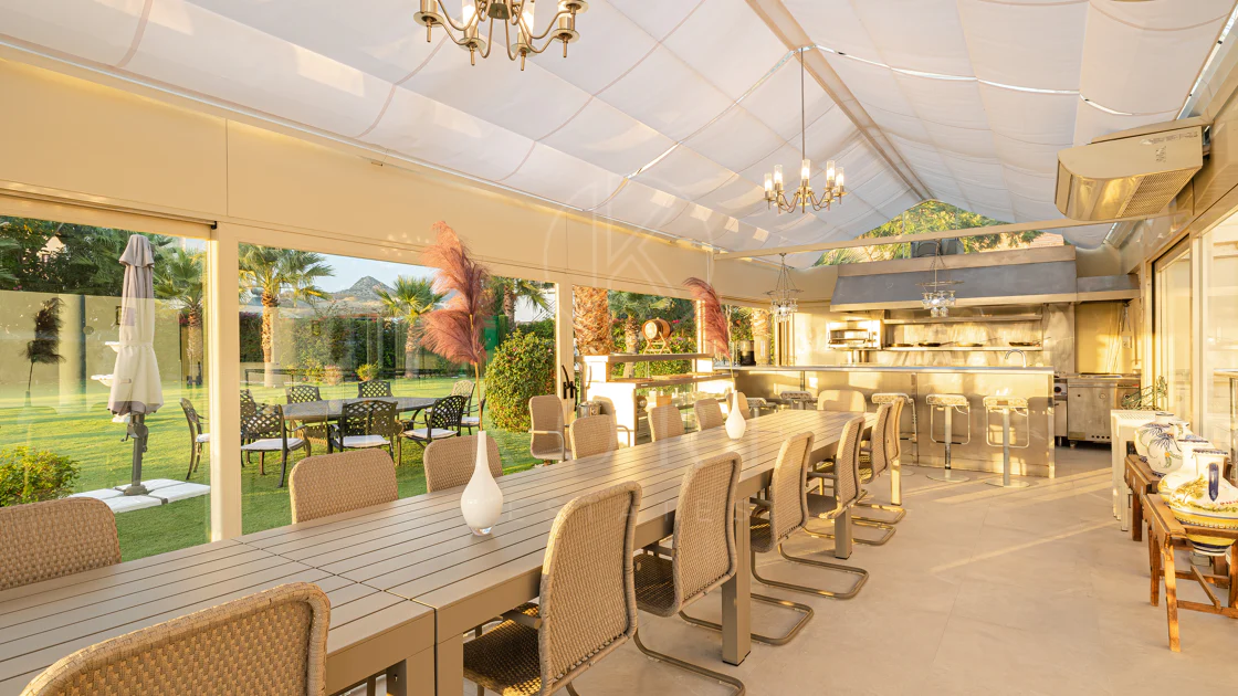 Luxury Villa in Los Flamingos, Benahavis – Exclusive 8-Bedroom Residence with Sea Views