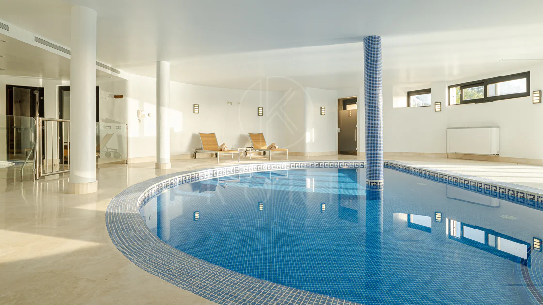 Luxury Villa in Los Flamingos, Benahavis – Exclusive 8-Bedroom Residence with Sea Views