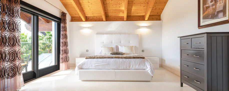 Luxury Villa in Los Flamingos, Benahavis – Exclusive 8-Bedroom Residence with Sea Views