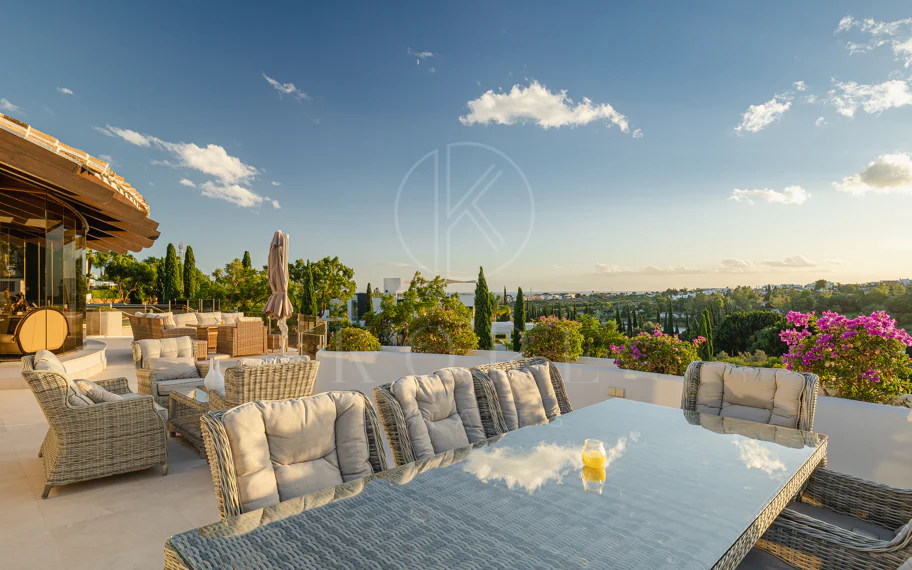 Luxury Villa in Los Flamingos, Benahavis – Exclusive 8-Bedroom Residence with Sea Views