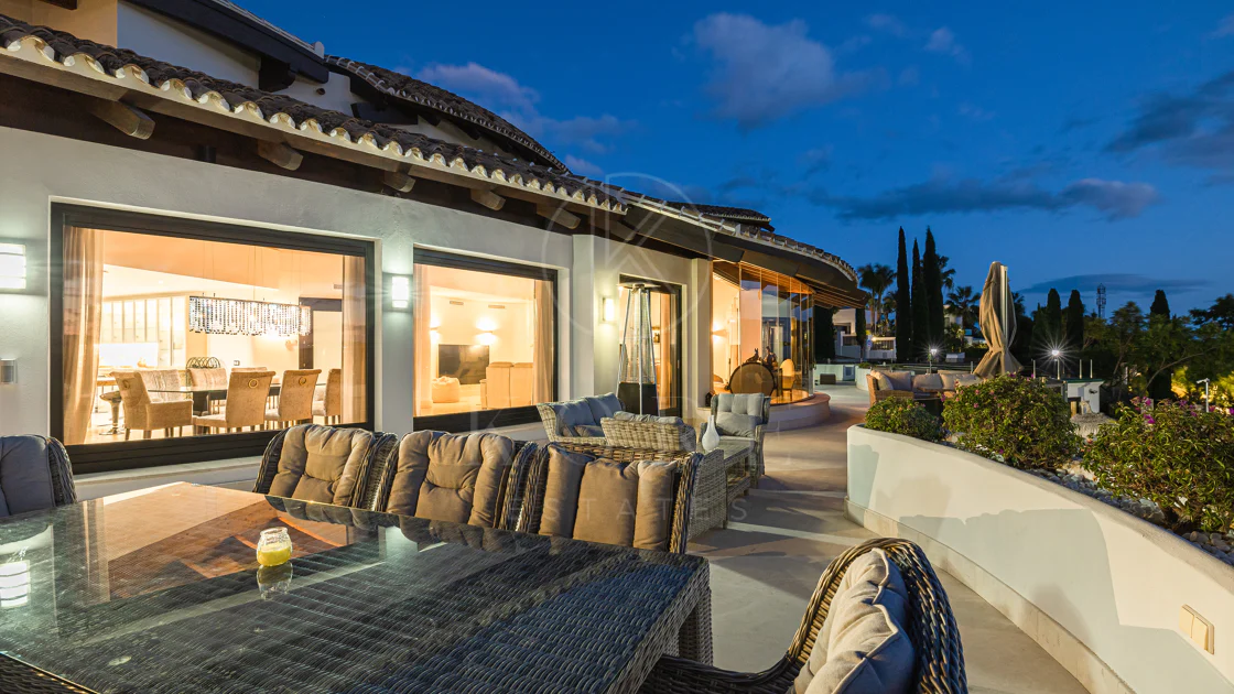 Luxury Villa in Los Flamingos, Benahavis – Exclusive 8-Bedroom Residence with Sea Views