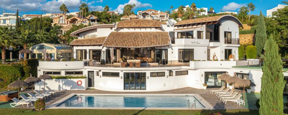 Luxury Villa in Los Flamingos, Benahavis – Exclusive 8-Bedroom Residence with Sea Views