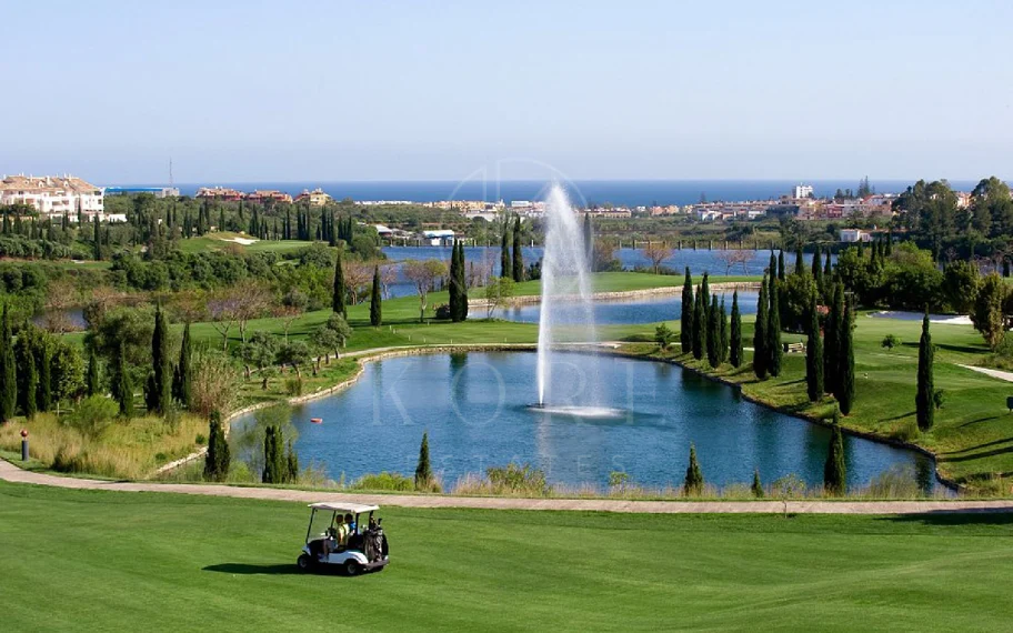 Exquisite New Frontline Golf Villa Project in Los Flamingos, Benahavis