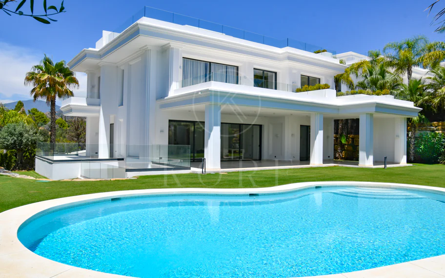 EXCLUSIVE DETACHED VILLAS IN LOMAS DE MARBELLA CLUB