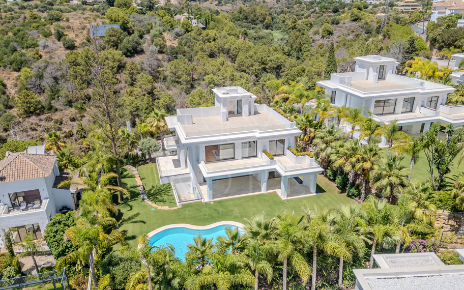 EXCLUSIVE DETACHED VILLAS IN LOMAS DE MARBELLA CLUB