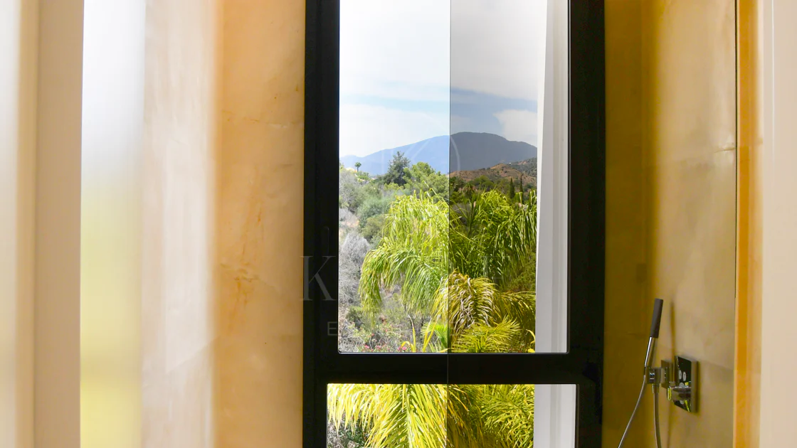 VILE EXCLUSIVE INDEPENDENTE ÎN LOMAS DE MARBELLA CLUB