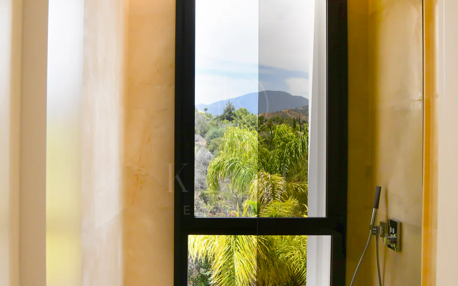 EXCLUSIVE DETACHED VILLAS IN LOMAS DE MARBELLA CLUB