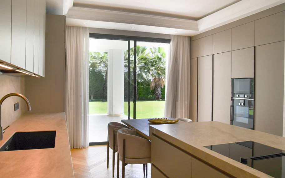 EXCLUSIVE DETACHED VILLAS IN LOMAS DE MARBELLA CLUB