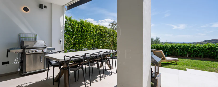 Elegant Renovated Townhouse on Frontline La Quinta Golf with Spectacular Views