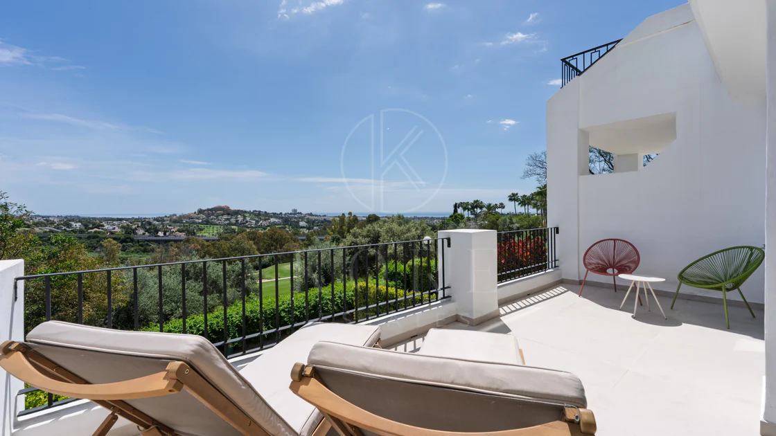 Elegant Renovated Townhouse on Frontline La Quinta Golf with Spectacular Views