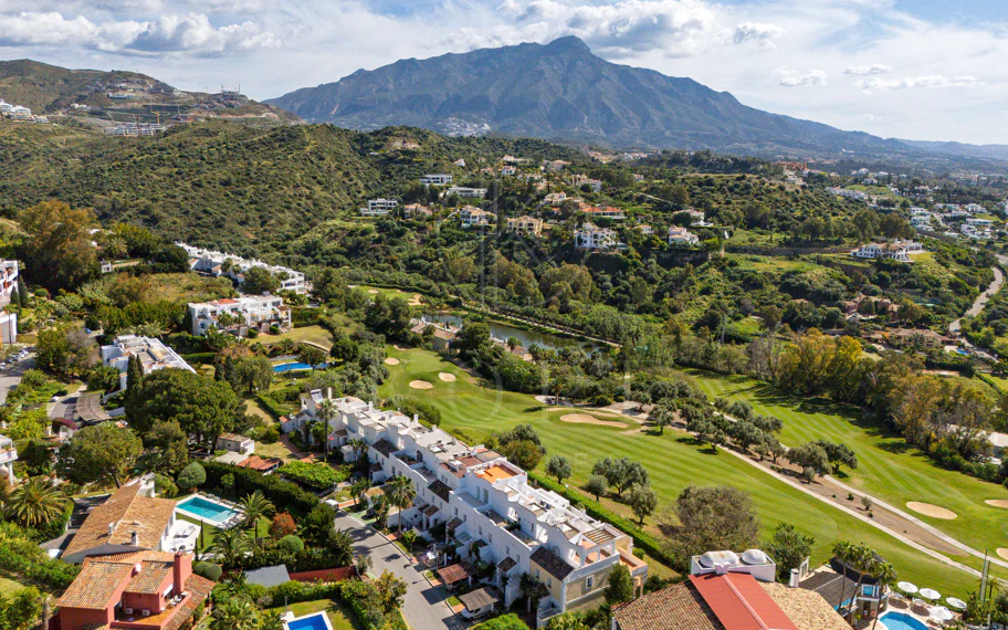Elegant Renovated Townhouse on Frontline La Quinta Golf with Spectacular Views