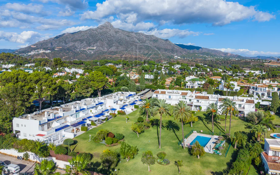 Casa Preciosa, a fully refurbished 4-bedroom, spacious townhouse in The Golf Valley of Nueva Andalucia, Marbella