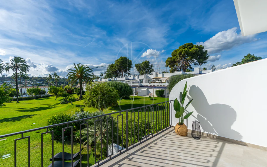 Casa Preciosa, a fully refurbished 4-bedroom, spacious townhouse in The Golf Valley of Nueva Andalucia, Marbella