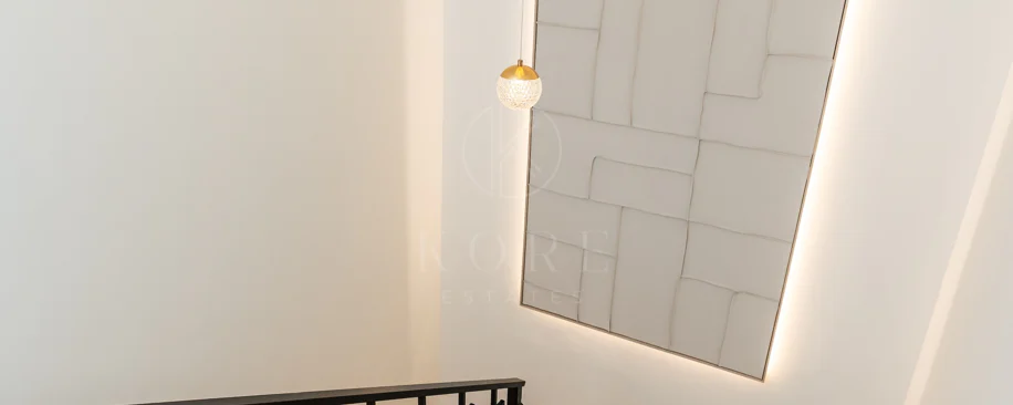 Casa Preciosa, o casă tip townhouse spațioasă cu 4 dormitoare, complet renovată, situată în Golf Valley din Nueva Andalucia, Marbella