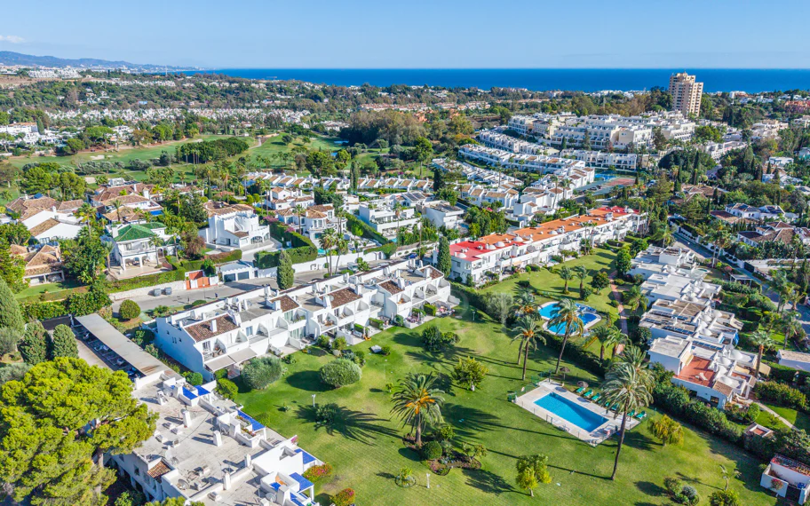 Casa Preciosa, a fully refurbished 4-bedroom, spacious townhouse in The Golf Valley of Nueva Andalucia, Marbella
