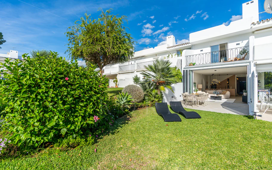 Casa Preciosa, a fully refurbished 4-bedroom, spacious townhouse in The Golf Valley of Nueva Andalucia, Marbella