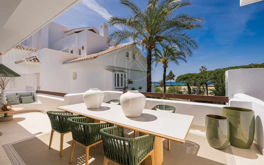 Exclusive apartment Reformed in Palm Beach, Los Monteros, beachfront