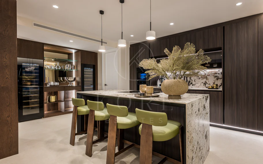 Exclusive apartment Reformed in Palm Beach, Los Monteros, beachfront