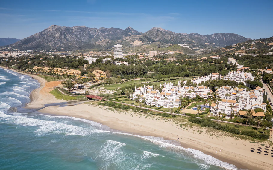 Exclusive apartment Reformed in Palm Beach, Los Monteros, beachfront