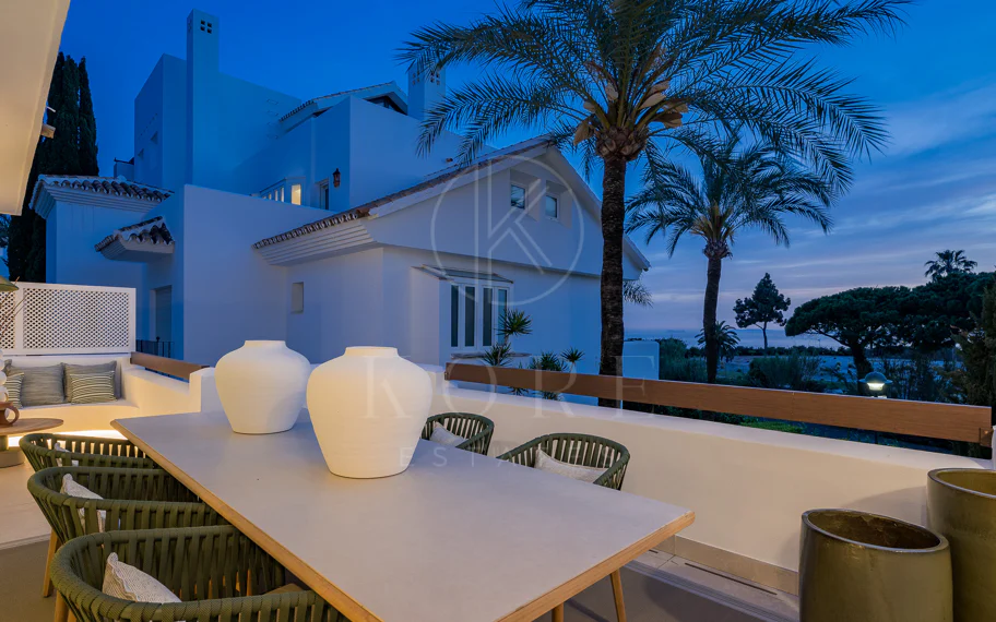 Exclusive apartment Reformed in Palm Beach, Los Monteros, beachfront