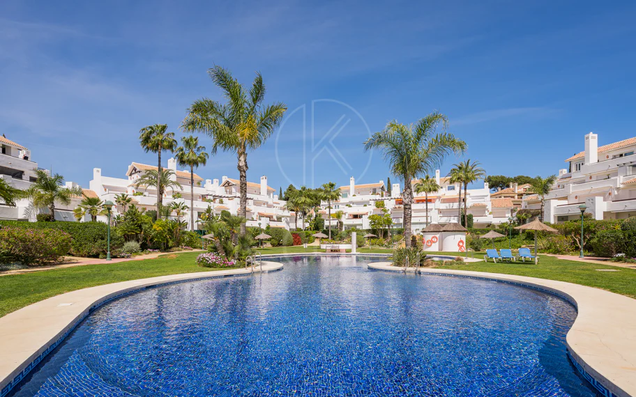Exclusive apartment Reformed in Palm Beach, Los Monteros, beachfront