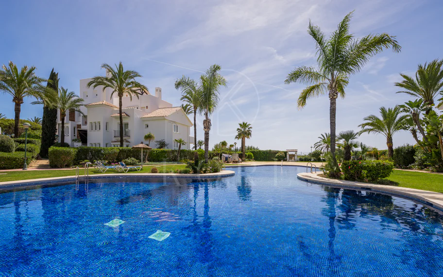 Exclusive apartment Reformed in Palm Beach, Los Monteros, beachfront