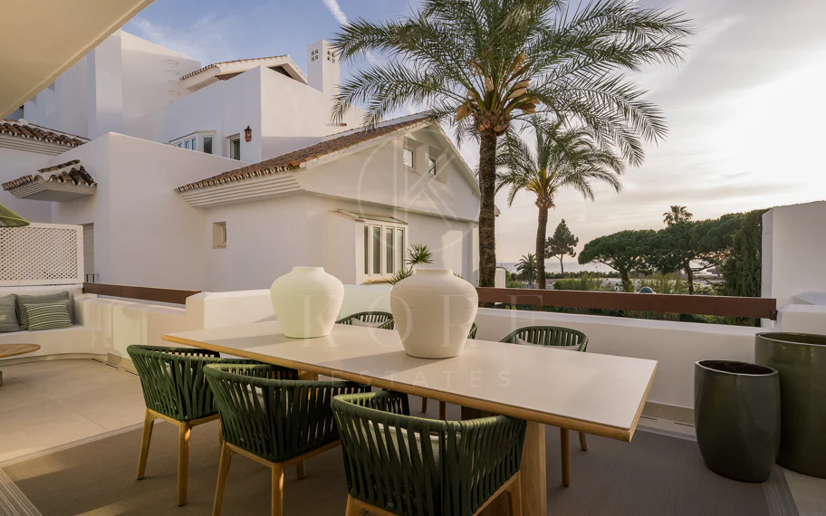 Exclusive apartment Reformed in Palm Beach, Los Monteros, beachfront