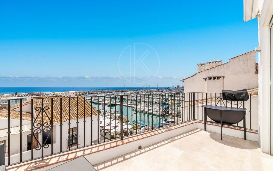 A luxurious and contemporary designed apartment located within the the famous marina of Puerto Banus