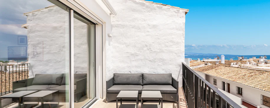 Un apartament luxos cu design contemporan situat în faimoasa marină din Puerto Banus