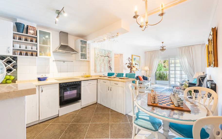 A cozy 2 bedroom townhouse located in a famous Aloha Pueblo, Nueva Andalucia.