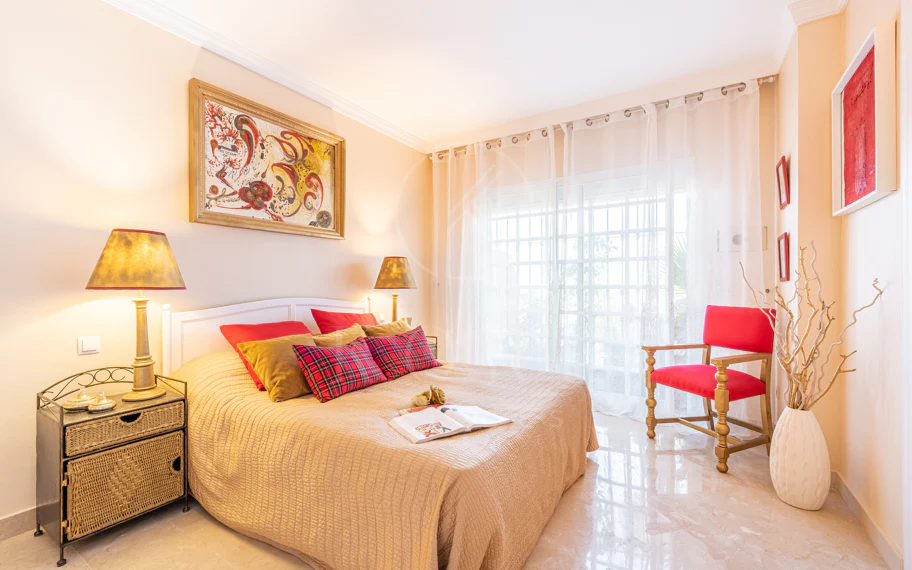 A cozy 2 bedroom townhouse located in a famous Aloha Pueblo, Nueva Andalucia.