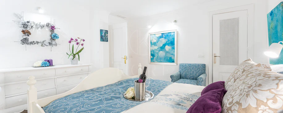 A cozy 2 bedroom townhouse located in a famous Aloha Pueblo, Nueva Andalucia.
