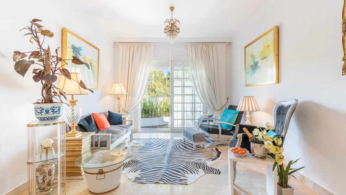 A cozy 2 bedroom townhouse located in a famous Aloha Pueblo, Nueva Andalucia.