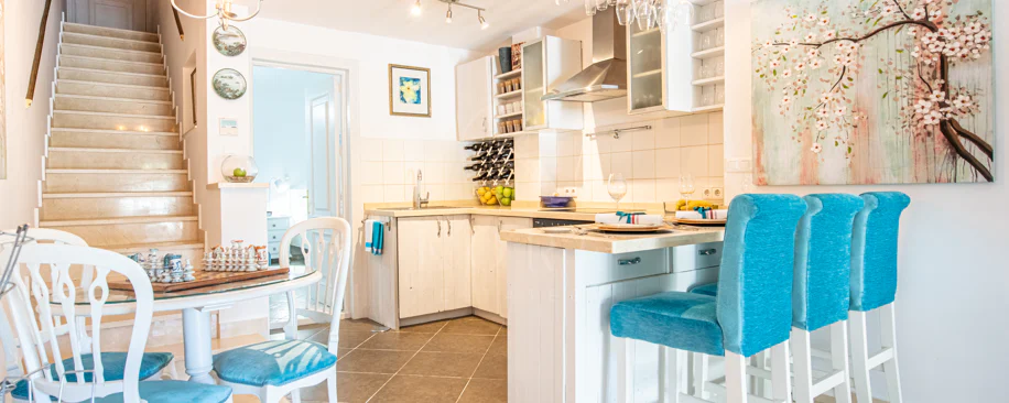A cozy 2 bedroom townhouse located in a famous Aloha Pueblo, Nueva Andalucia.