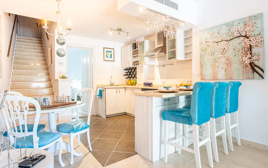 A cozy 2 bedroom townhouse located in a famous Aloha Pueblo, Nueva Andalucia.