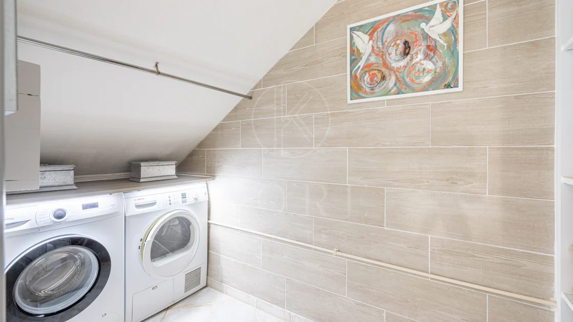 A cozy 2 bedroom townhouse located in a famous Aloha Pueblo, Nueva Andalucia.