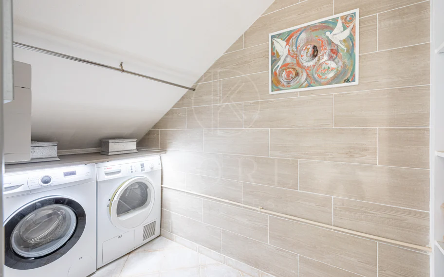 A cozy 2 bedroom townhouse located in a famous Aloha Pueblo, Nueva Andalucia.