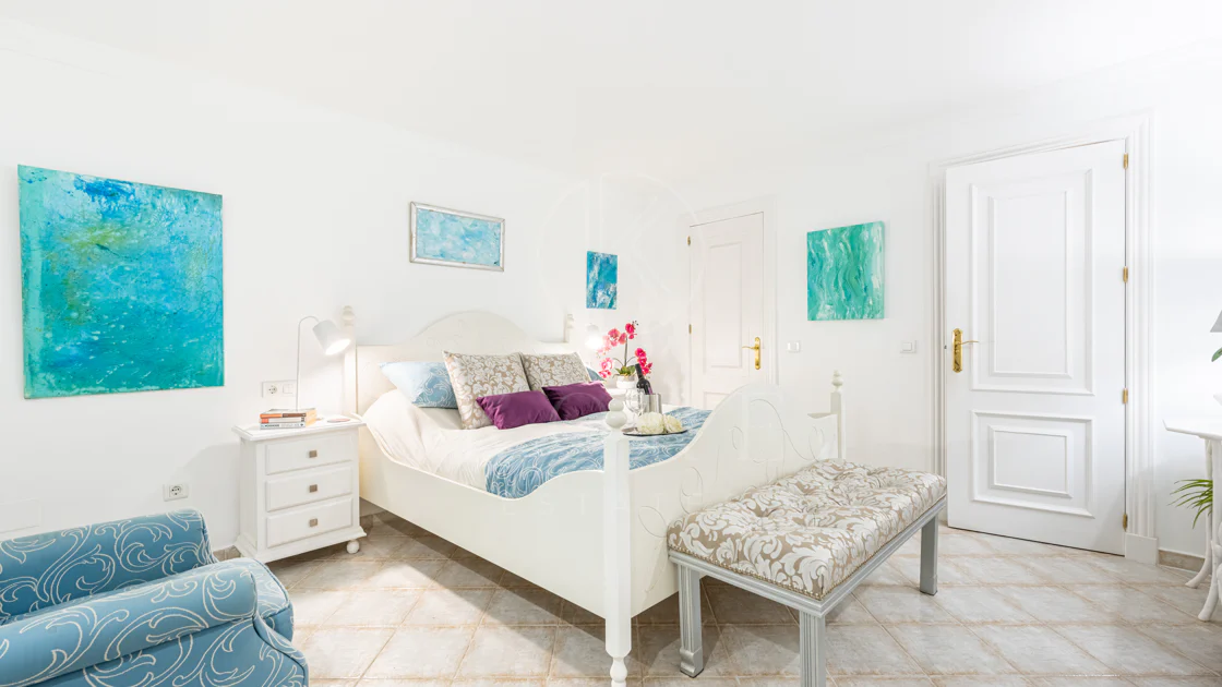A cozy 2 bedroom townhouse located in a famous Aloha Pueblo, Nueva Andalucia.